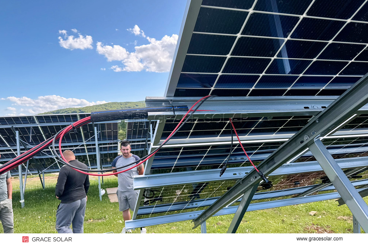 Sistema GS-Light con seguimiento dual en planta solar montañosa